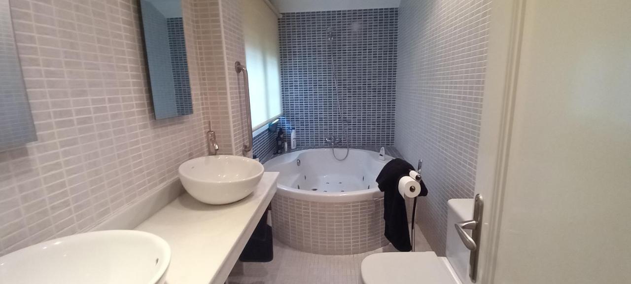 Chalet Con Piscina, Sauna Y Jacuzzi Cerca Del Mar A Media Hora De Bilbao Y Santander El Puente  Εξωτερικό φωτογραφία